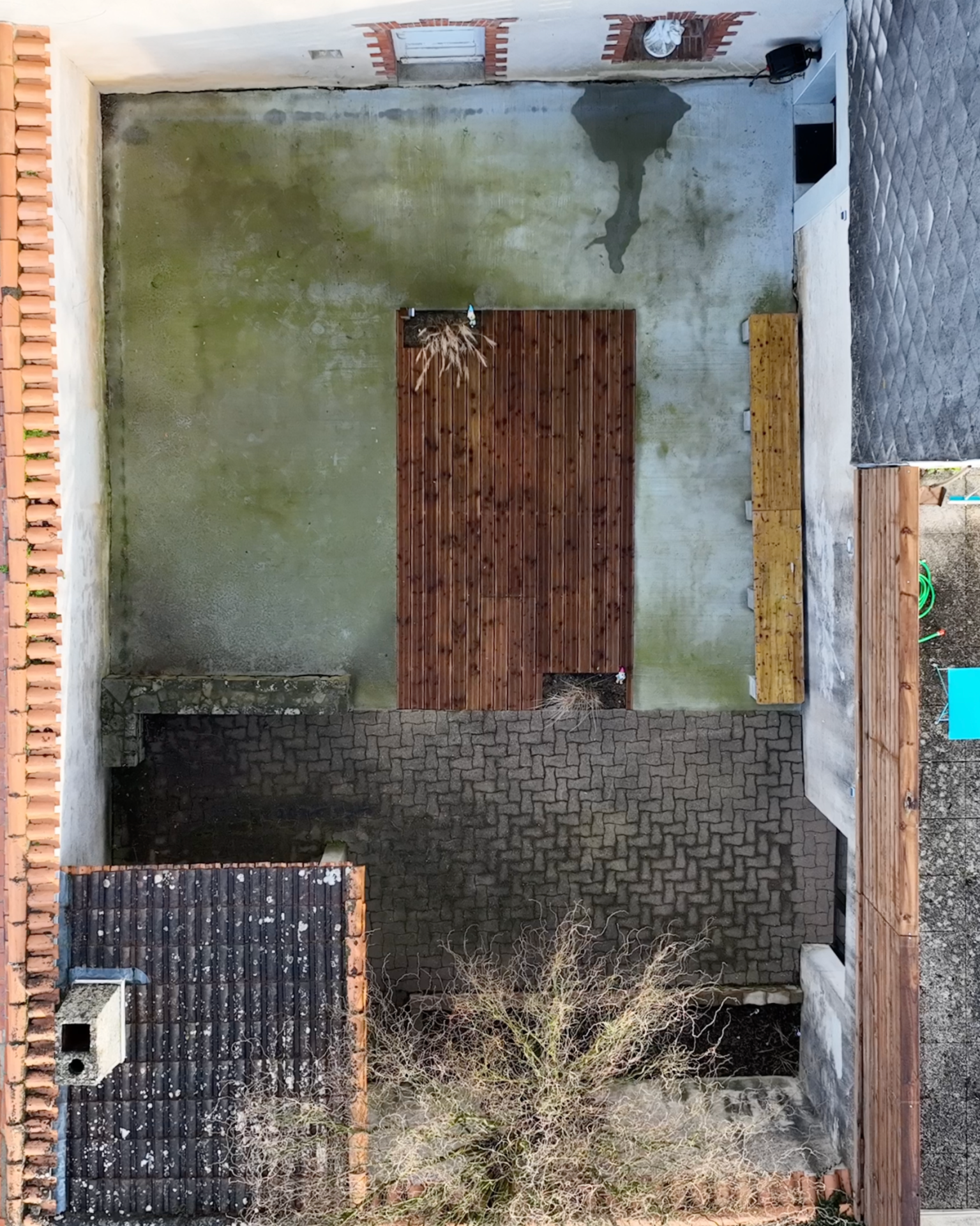 Avant-Nettoyage-terrasse-beaupreau-nettoyages